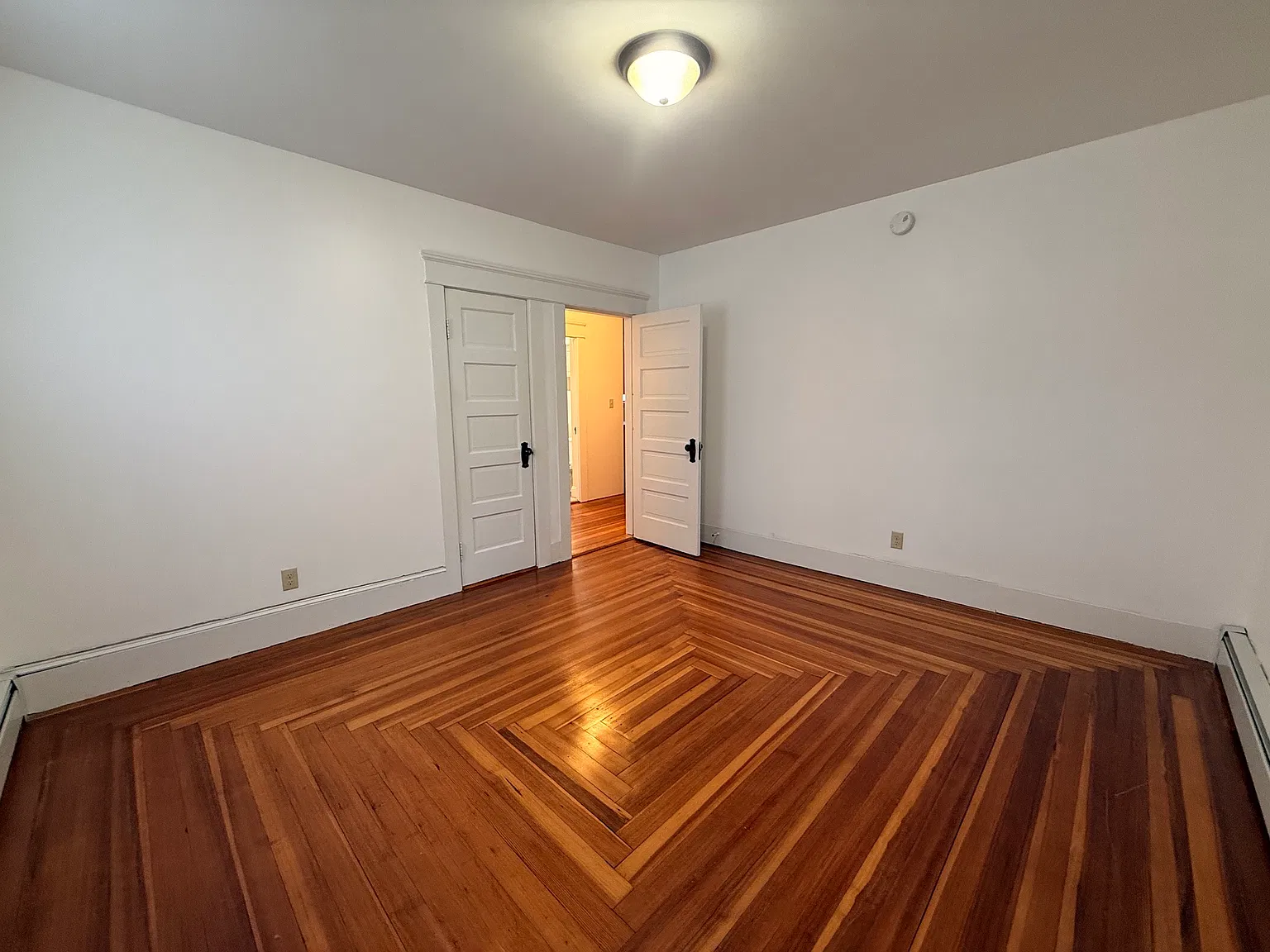 3 bed, 1160 sqft, $2,500 — Photo 2