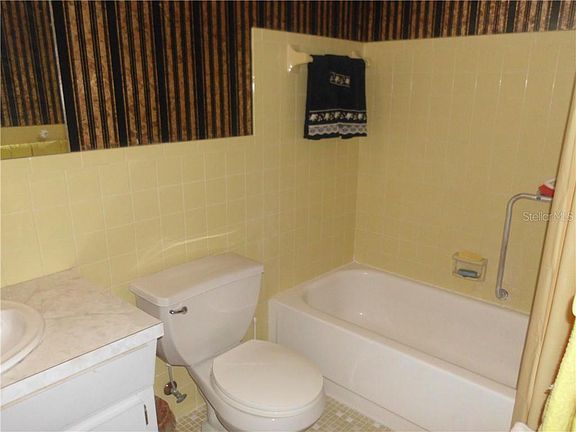 4th image of 2457 Ecuadorian Way APT 37