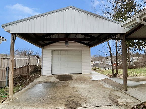 3rd image of 2128 Mantz St