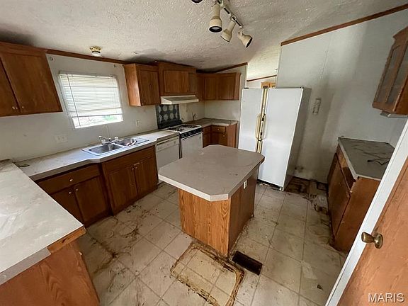5th image of 100 Pleasant Ridge Rd