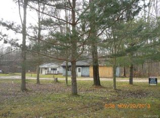 6523 Ravenswood Rd, Smiths Creek, MI 48074