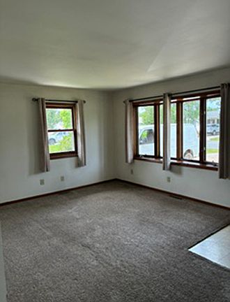 4th image of 2549 Suburban St