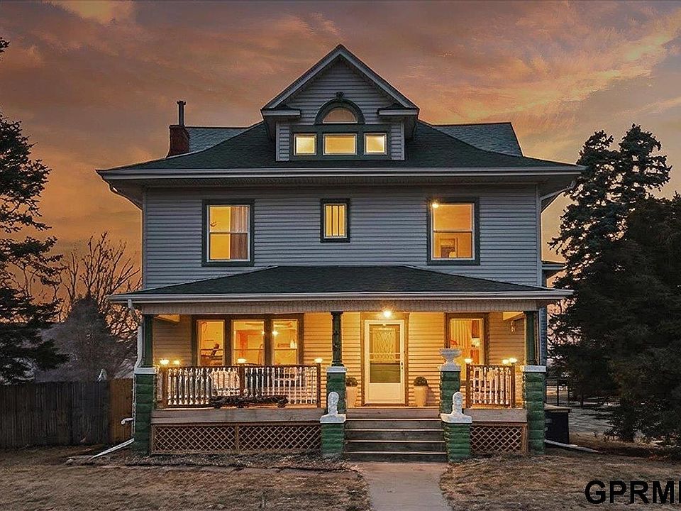 1st image of 414 Lynn St
