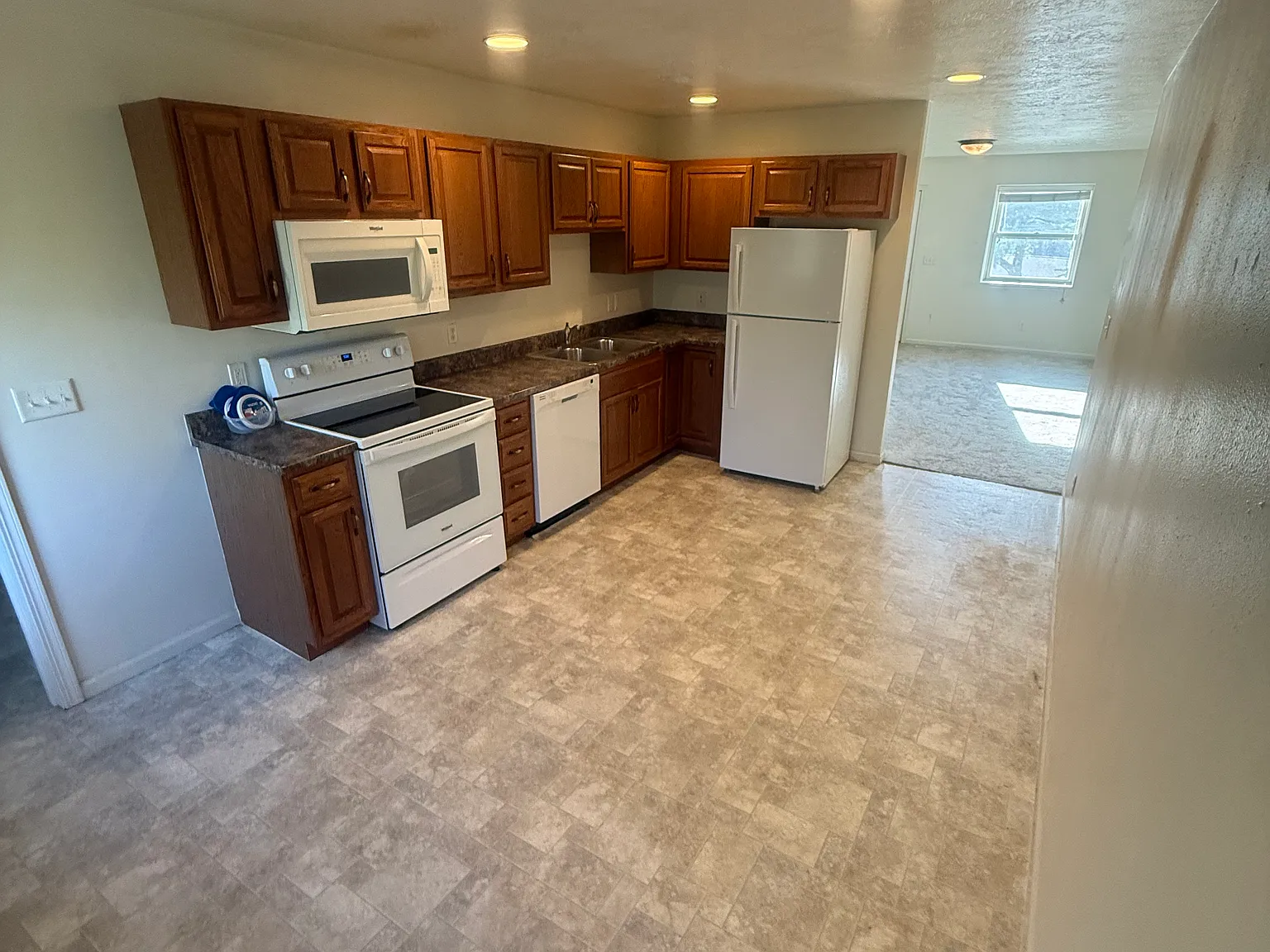 2 bed, $1,300 — Photo 3
