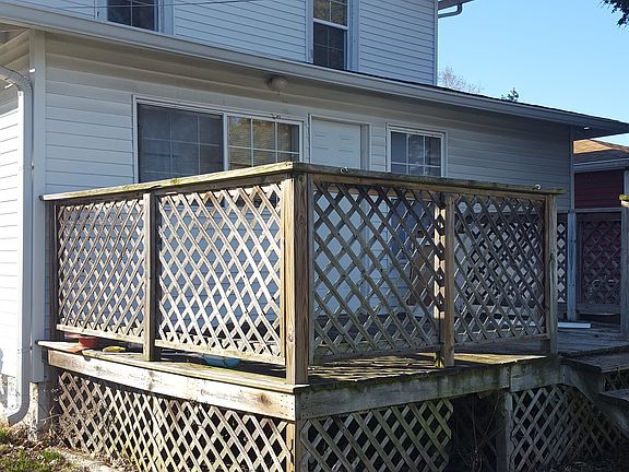 2nd image of 103 N Vine St