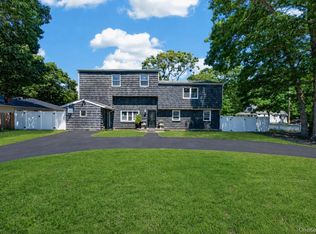 3 Lee Place, Mastic, NY 11950