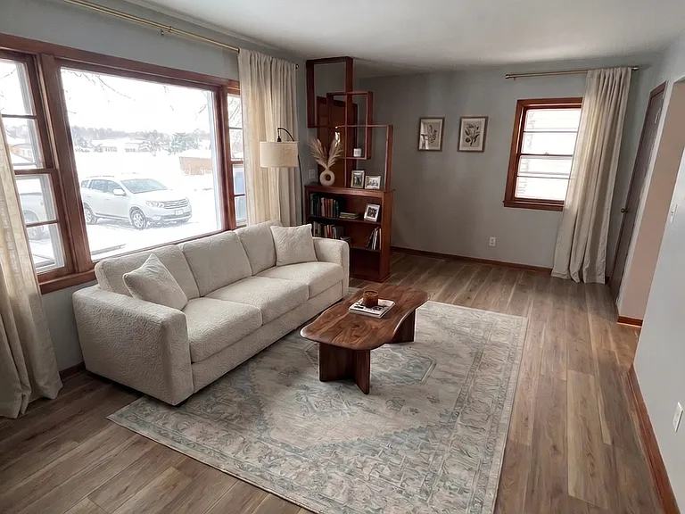 606 Maxwell St — Photo 5