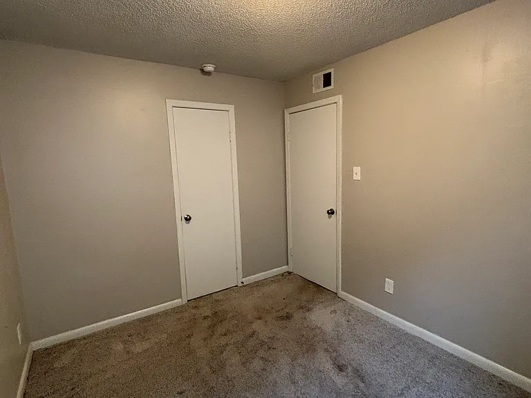 1301 Liberty Dr — Photo 17
