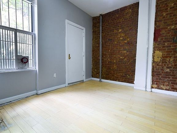 5th image of 30 Irving Ave APT 1R