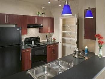 3rd image of 635 E Royal Ln