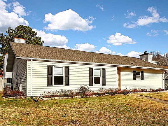 3rd image of 1265 Christian Ct