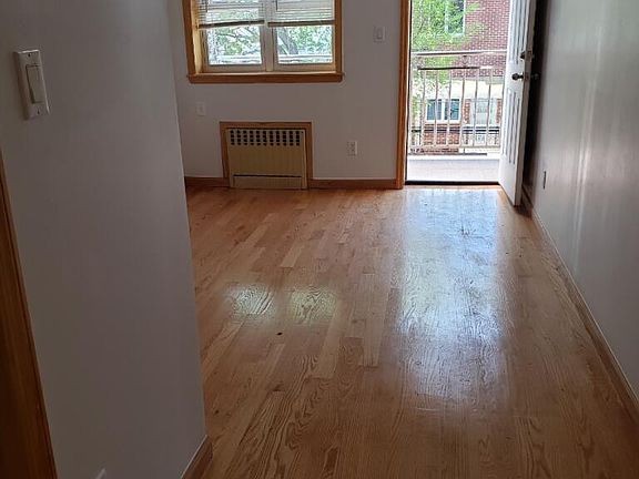 3rd image of 14224 59th Ave Floor 2