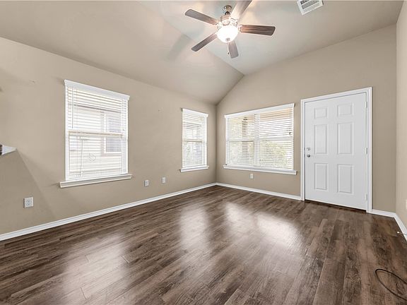 4th image of 109 Dove Ct