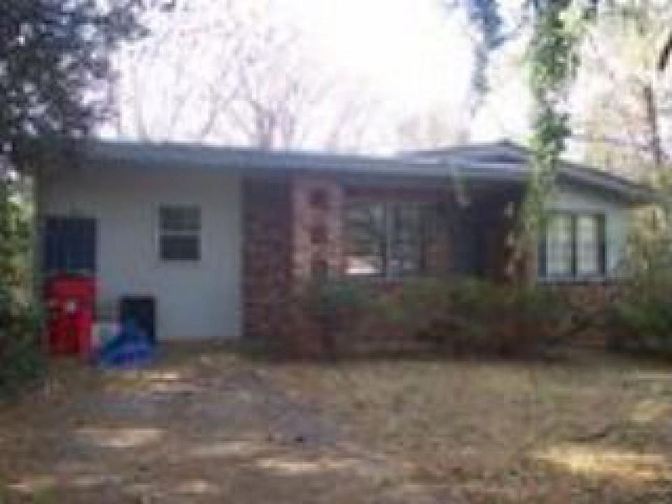 2nd image of 165 Stedman Ct