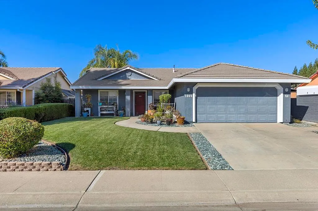 1665 Michelle Dr photo 1