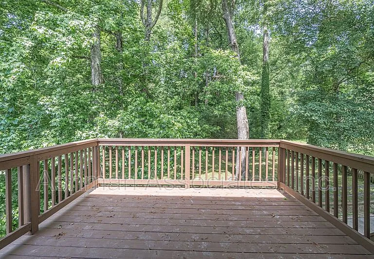 2402 Betsy Ct SW — Photo 37