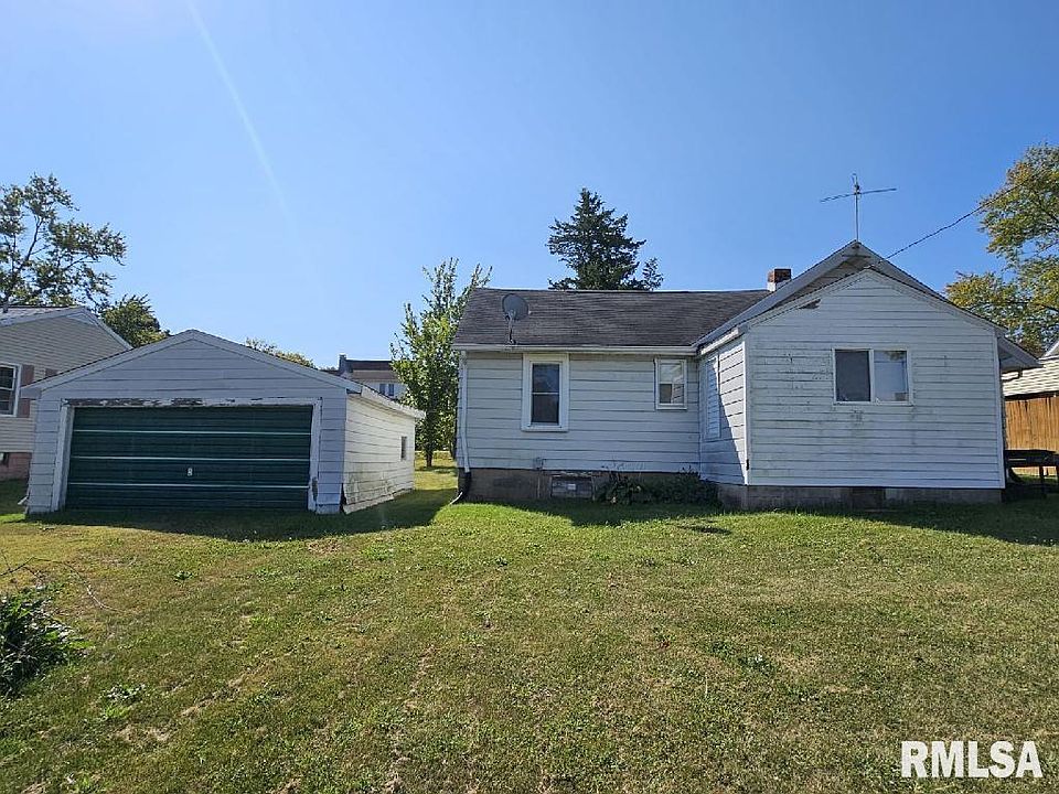 2nd image of 421 Roberts St