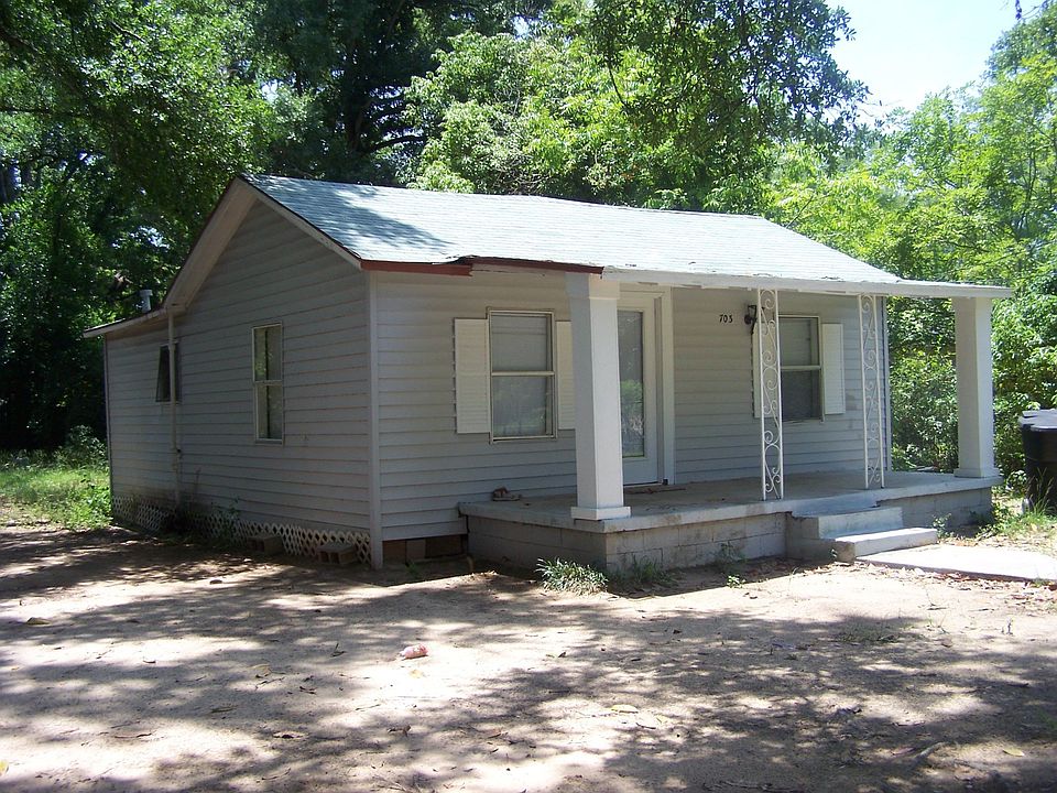 1st image of 703 E Baars St
