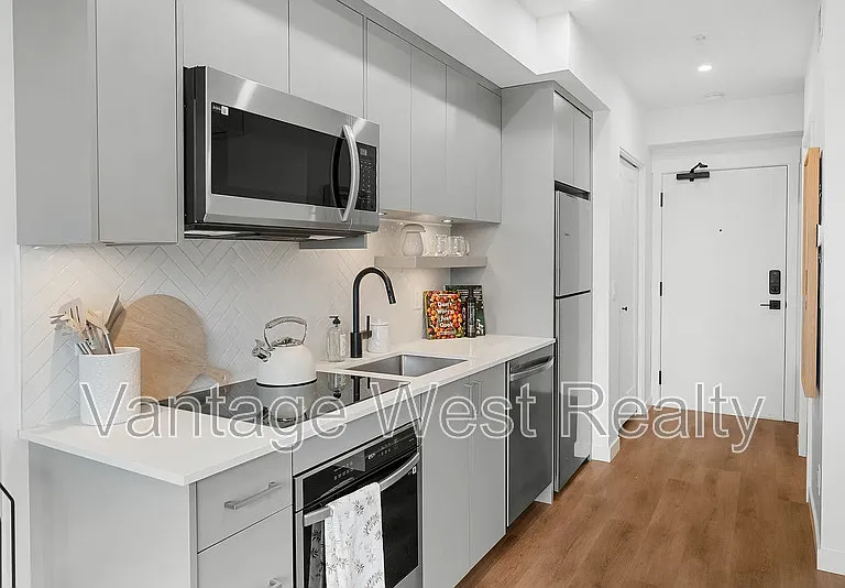 1274 Devonshire Ave #505 — Photo 1