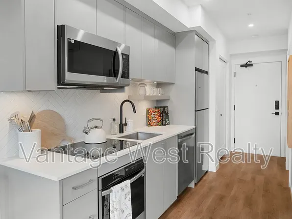1274 Devonshire Ave, Kelowna, BC