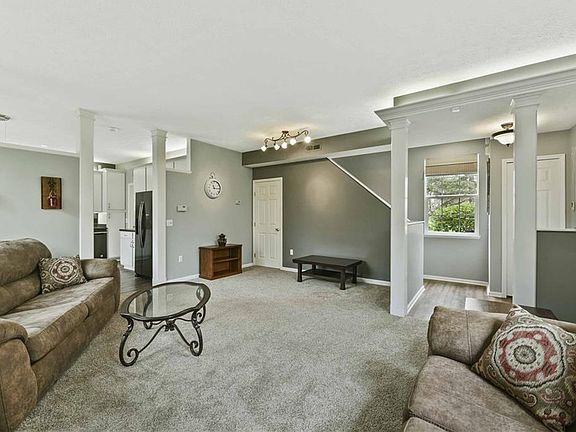 2nd image of 26141 Hawthorne Ct #6A