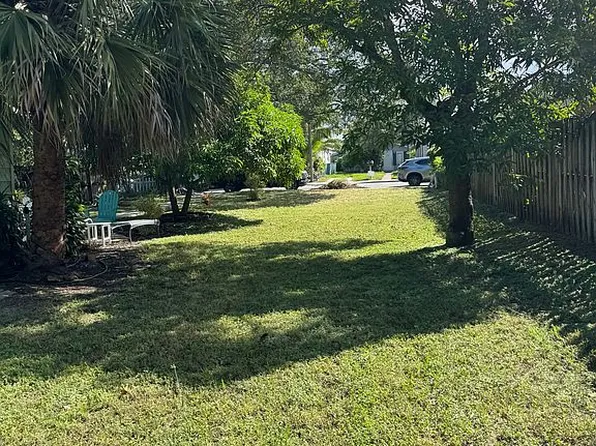 211 N East St, Lake Worth, FL 33460