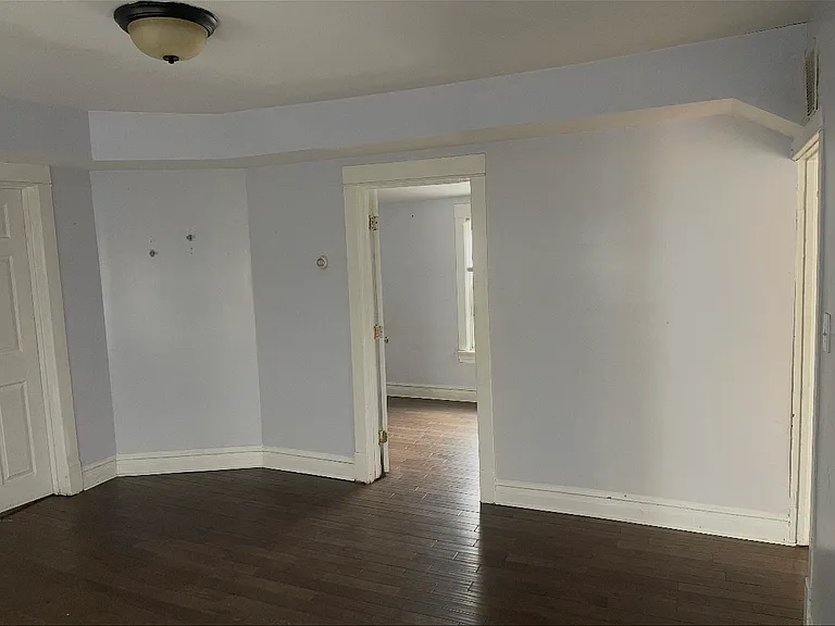 1931 Jackson Ave #2 — Photo 6