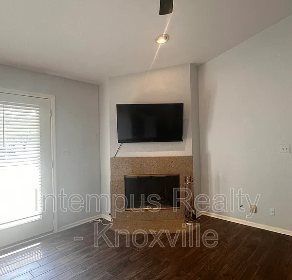 1333 Willmann Ln — Photo 7