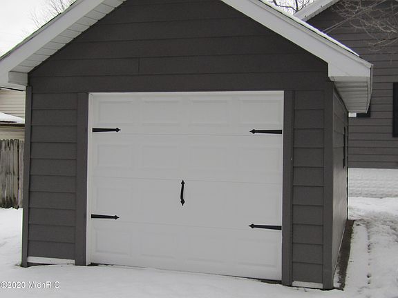 2nd image of 974 W Laketon Ave