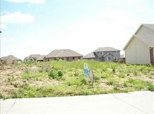 17009 Grant St, Omaha, NE 68116