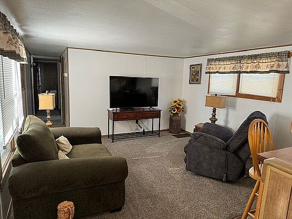 4th image of 1621 Elm Ave