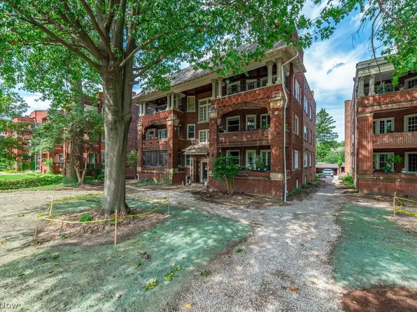 2707 Lancashire Rd APT 10, Cleveland Heights, OH 44106