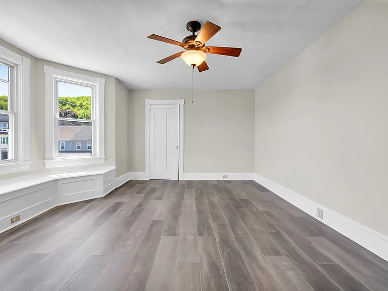 265-267 E Bertsch St #4 — Photo 24