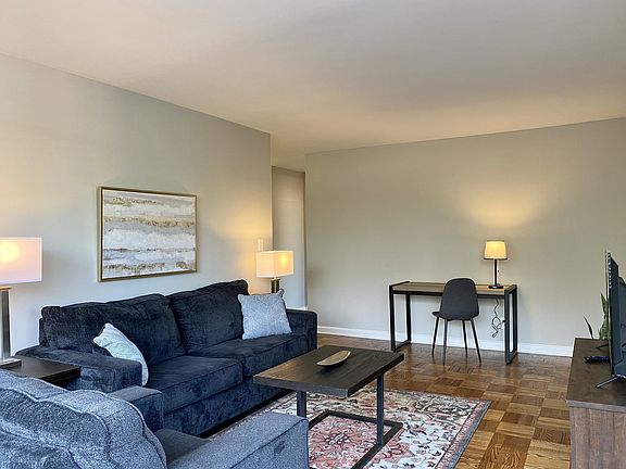3rd image of 2828 Connecticut Ave NW APT 206