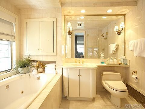 2nd image of 42 Vassar Pl