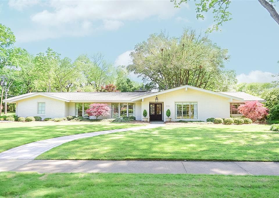 1st image of 2542 Wildwood Dr
