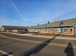 41 Suncrest Rd #14, Talent, OR 97540