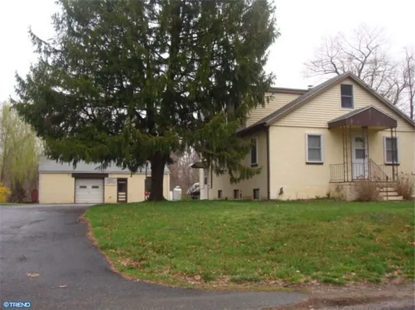 1094 Lexington Dr, Deptford, NJ 08096