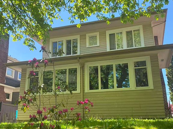 3rd image of 5037 17th Ave NE #4