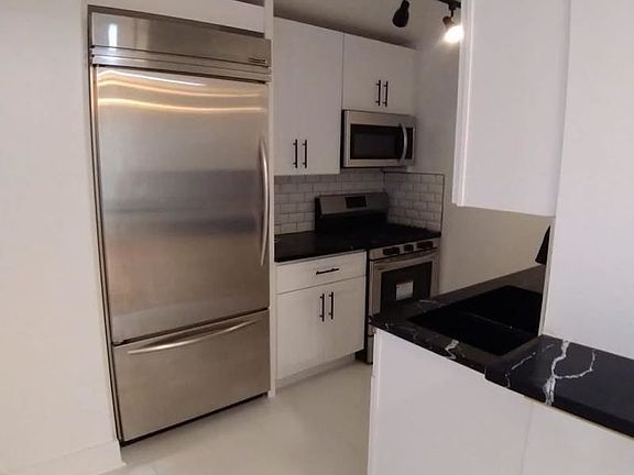 5th image of 401 E 60th St APT 16C