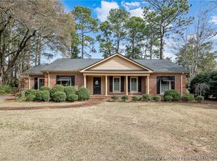 2710 Mirror Lake Dr, Fayetteville, NC 28303