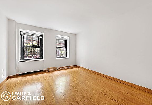 4th image of 23 W 69th St APT B