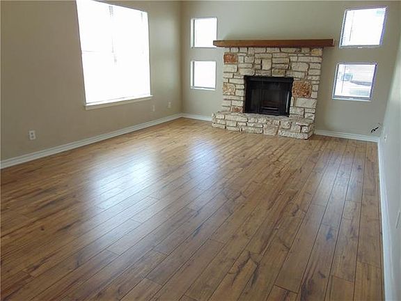 3rd image of 235 Mooring Cir APT A