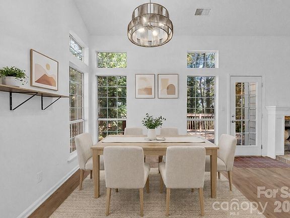 3rd image of 8327 Houndstooth Dr