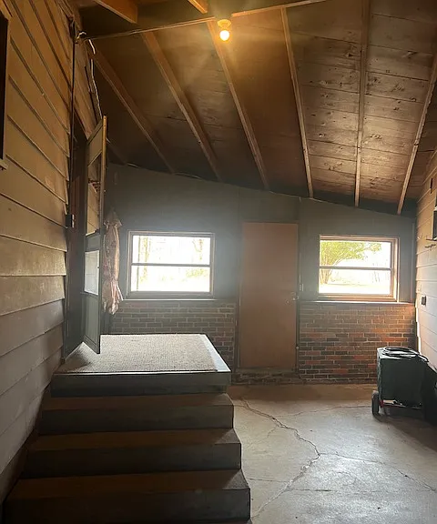 7945 Lenzburg Dr — Photo 35