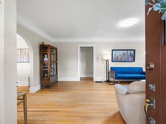 5th image of 5480 Grove St