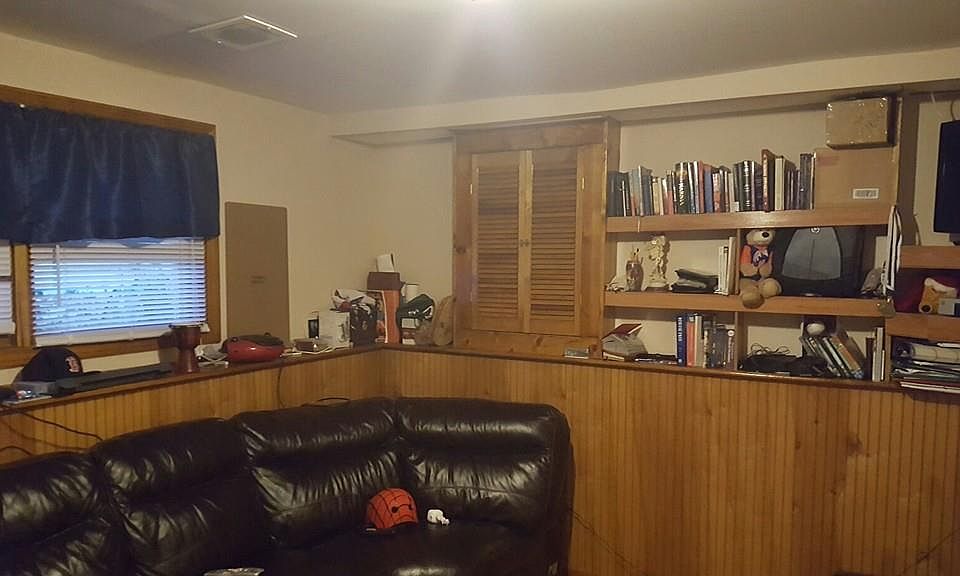 2nd image of 61 Touhey St