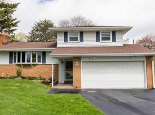 N51W16590 Fair Oak Ct, Menomonee Falls, WI 53051