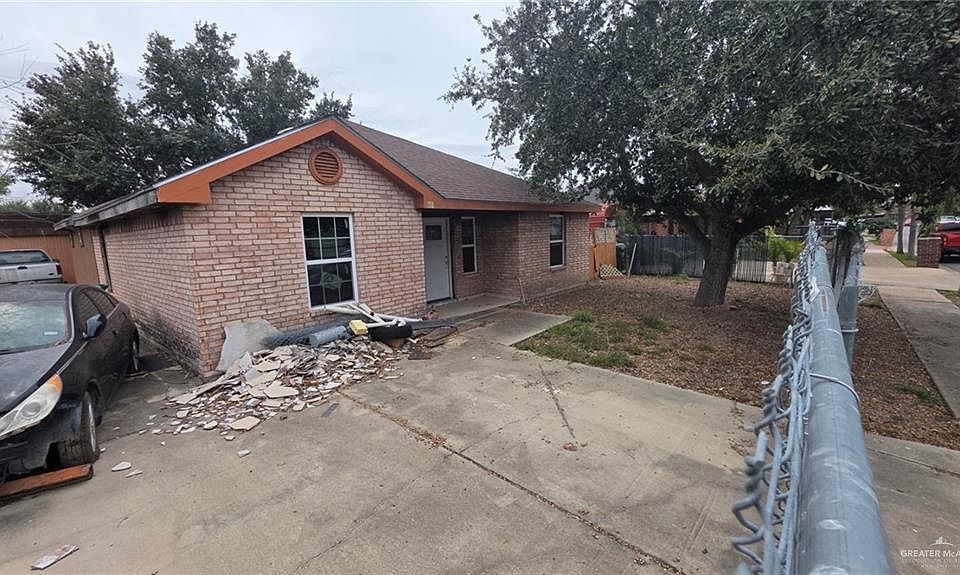 2nd image of 801 W Dipper Ave
