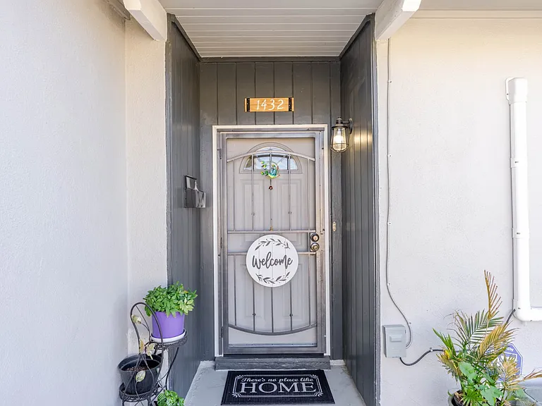 1432 W Avenue H #15 — Photo 3